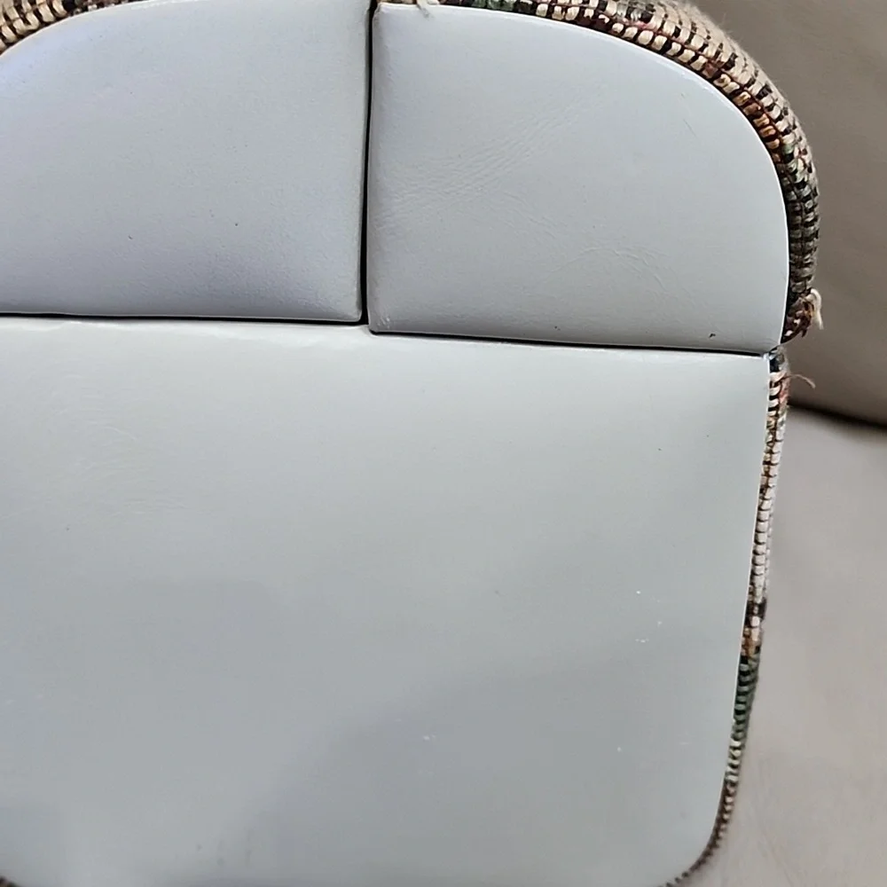 Tano From Madrid Women's Vintage Floral Tapestry Handbag Preowned - Picture 6 of 13